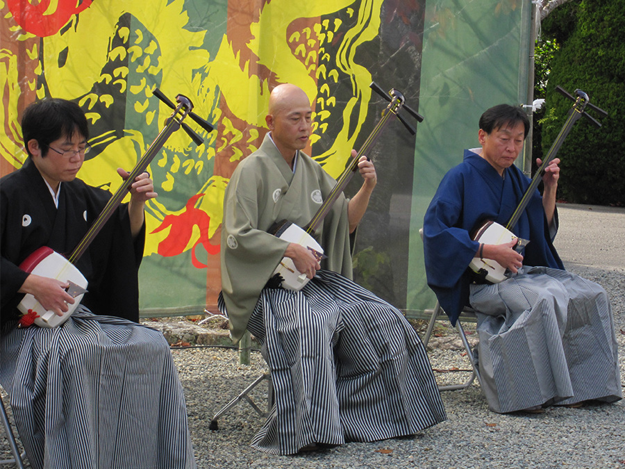 満願寺「観楓会」での竹山流 津軽三味線 合奏