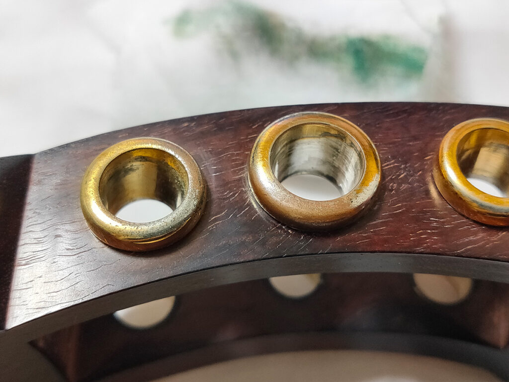 青サビ（緑青）が取れて綺麗になった津軽三味線の福林