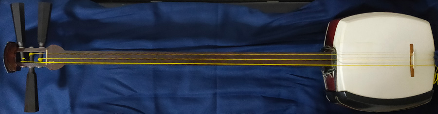 紅木の津軽三味線